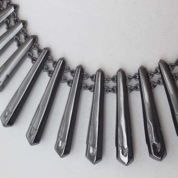 NWT Kendra Scott 'Jill' necklace in gunmetal - Picture 2 of 4